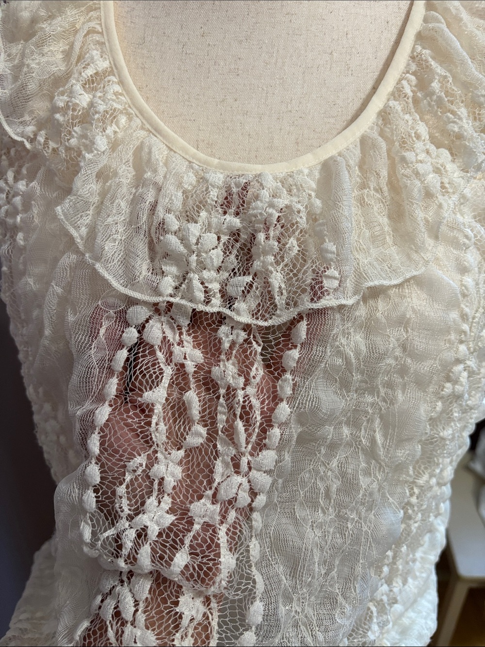 Apt. 9 Cream Lace Ruffle Shell Top - Picture 7 of 11